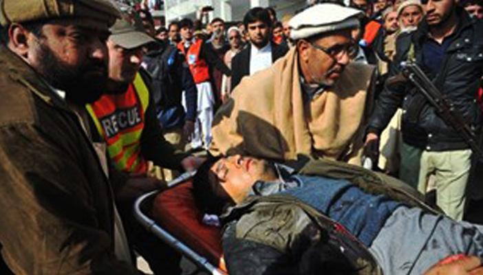 مقتل 20 شخصًا في هجوم مسلح على جامعة “باتشا خان” الباكستانية