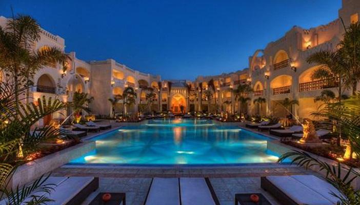 انهيار السياحة.. تضارب التصريحات حول إغلاق فنادق شرم الشيخ والغردقة