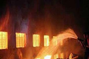 النيران تلتهم طابقين لمصنع للزيوت والصابون بالإسكندرية