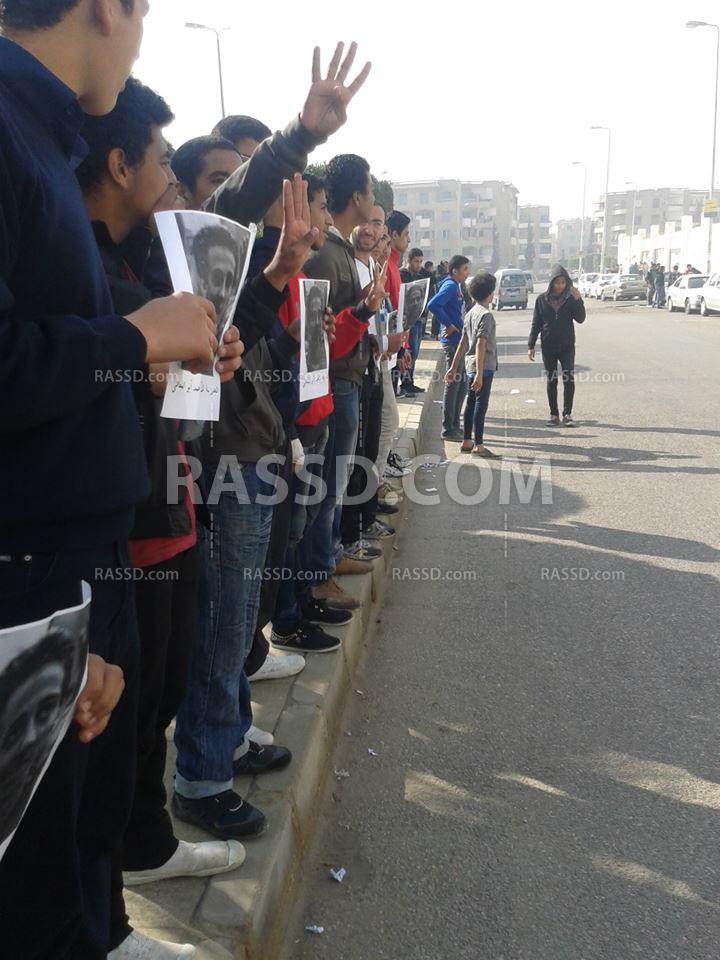 وقفة احتجاجية لطلاب مدرسة الشيخ زايد تنديدا باعتقال أبو المعاطى