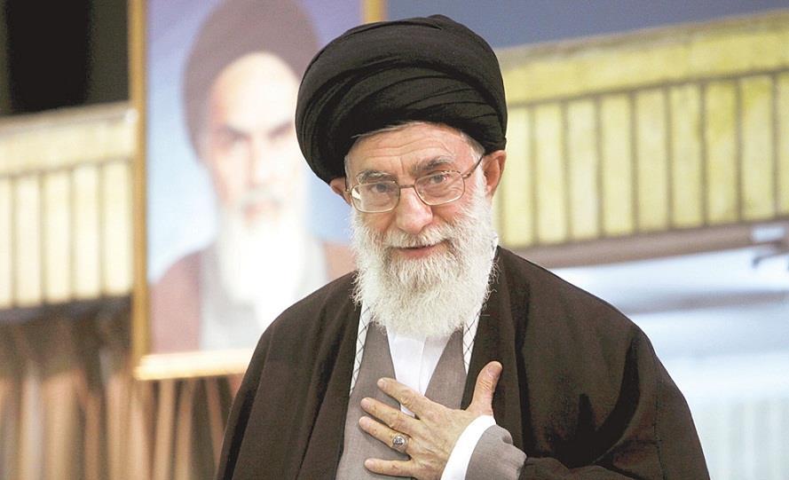 خامنئي يلمح باعتذار للسعودية عما لحق بسفارتها في طهران