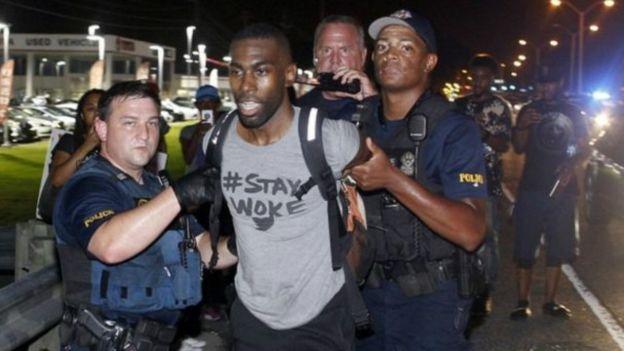 بالفيديو.. اعتقال 90 متظاهر بأمريكا خلال مراسم تنصيب “ترامب”