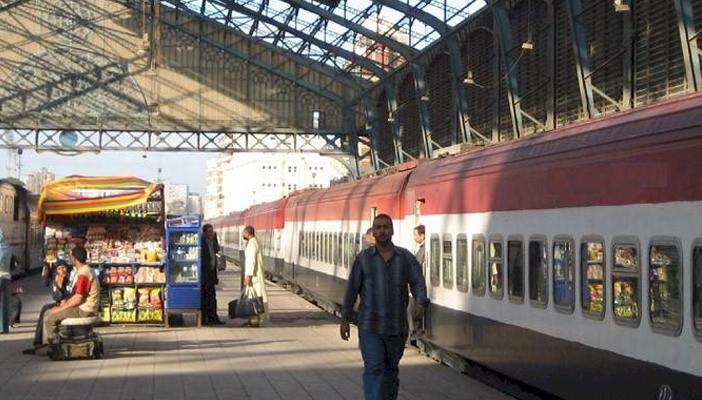 عودة حركة قطارات الصعيد بعد توقفها إثر تصادم قطار بسيارة