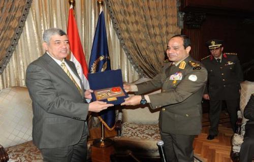 “السيسي” يزور وزارة الداخلية للتهنئة بعيد الشرطة