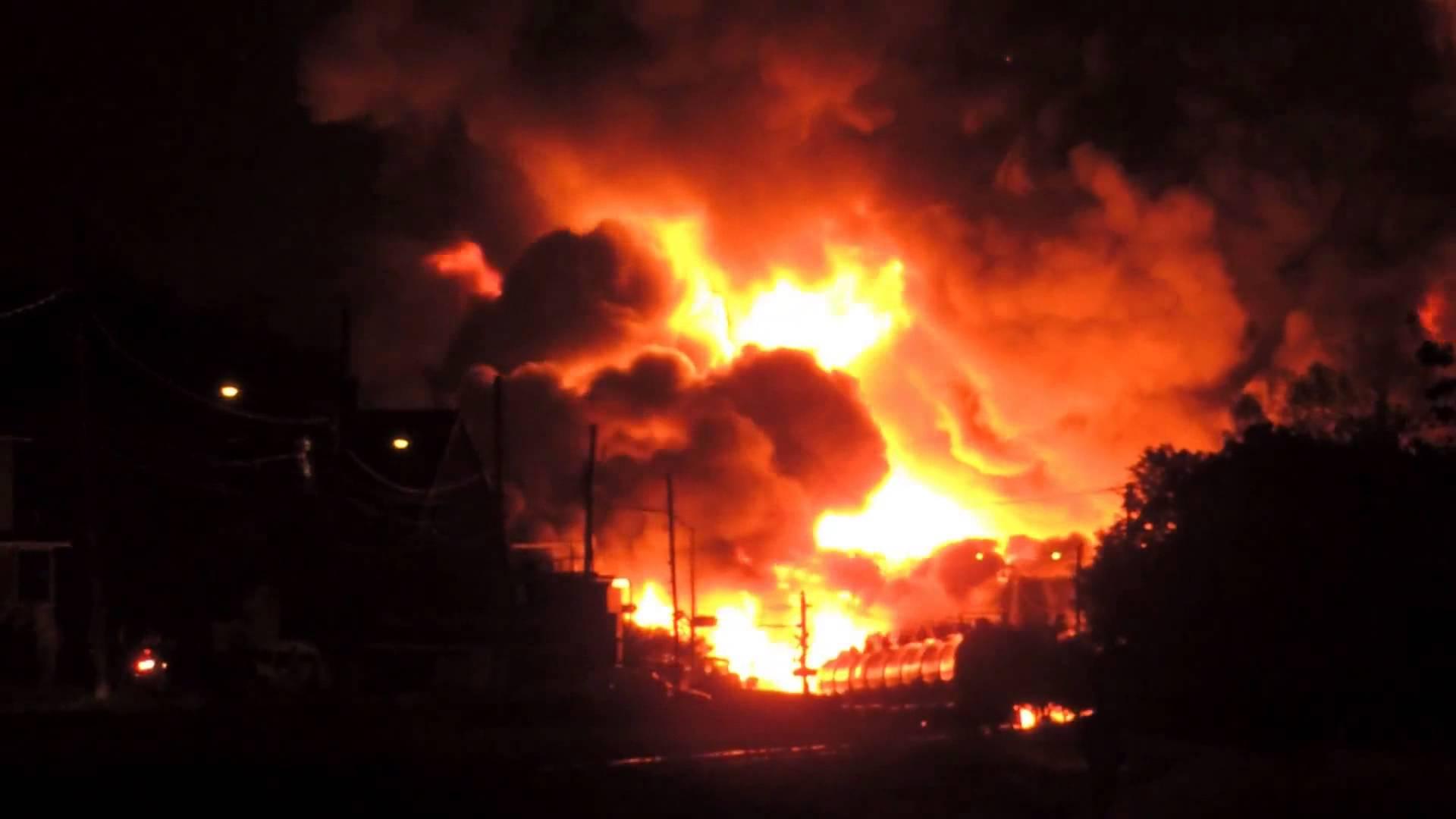 مقتل 3 وإصابة آخرين في انفجار بنزلة السمان