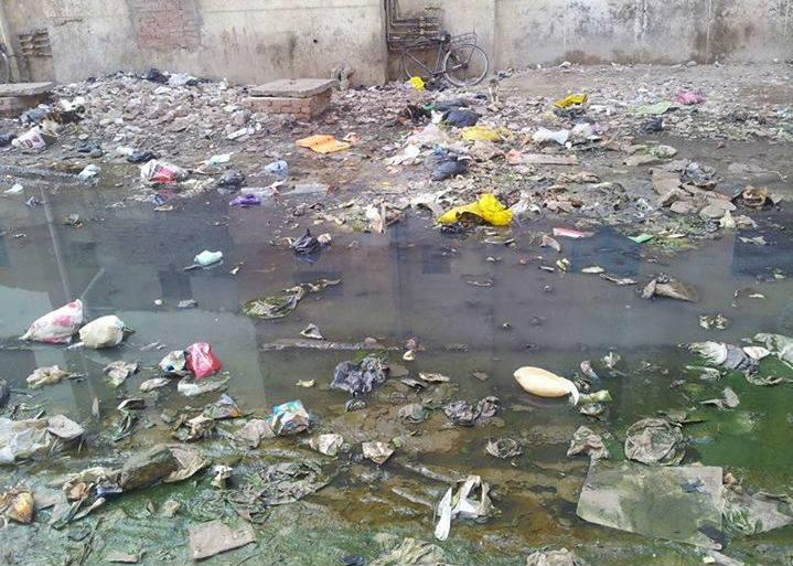 ميت غمر،،تفاقم أزمتي الصرف الصحي والقمامة مع اهمال المسئولين