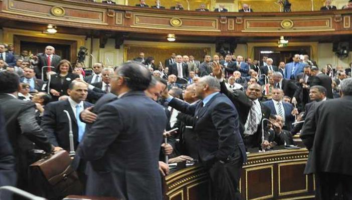 بعد عتاب السيسي للبرلمان.. الأكثرية: ديمقراطية والأقلية: غير مسموح