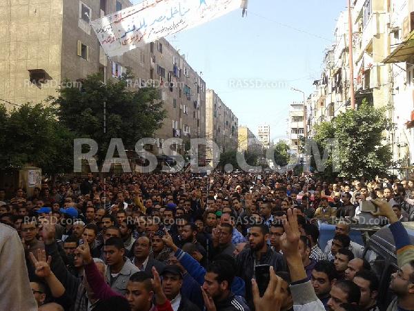 أهالي الإسكندرية يشيعون جنازة الطالب “عمرو خلاف”