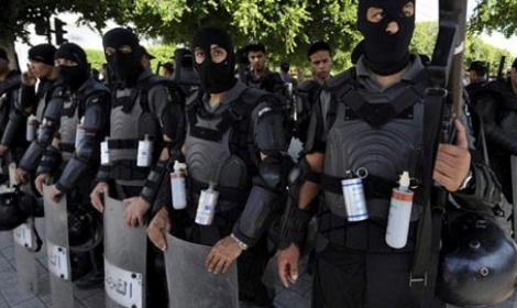 القوات الخاصة تطلق الرصاص الحي على متظاهري شارع السودان