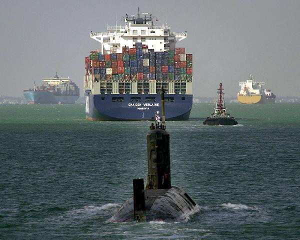 توقف حركة المعديات بين ضفتي قناة السويس