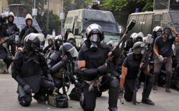 إطلاق قنابل الغاز والخرطوش على مسيرة بالإسماعيلية