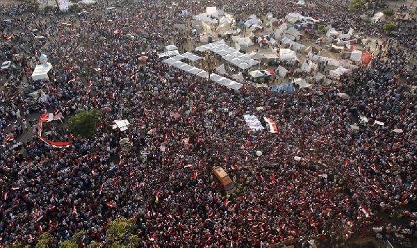 فيس بوك في ذكرى يناير: الثورة مستمرة.. افتح الميدان يا جبان