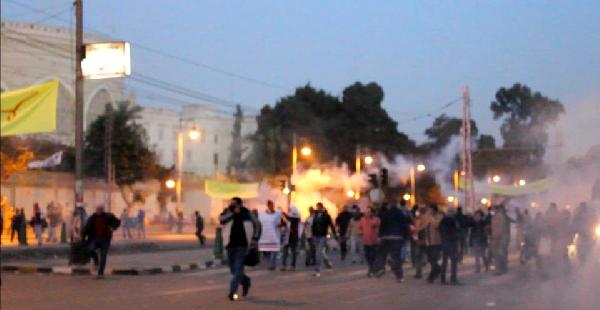 تجدد الاشتباكات بين المتظاهرين وقوات الأمن بالاتحادية