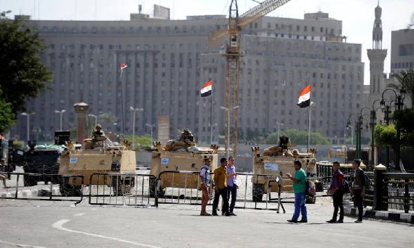 إغلاق الطرق وتعطيل القطارات..الداخلية في حالة رعب