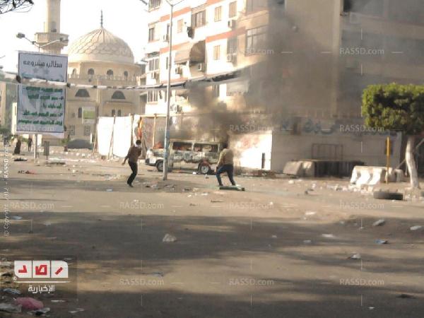 بورسعيد : الأمن يطلق قنابل غاز مسيل للدموع لتفريق المحتجين