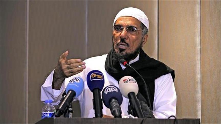 التعازي تنهال على سلمان العودة بعد نعيه زوجته ونجله