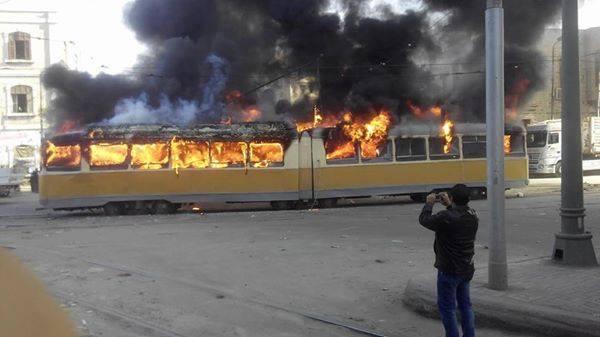 نيران المجهولين تلتهم “ترام” القباري في الإسكندرية