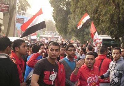 اشتباكات بساحة مسجد عباد الرحمن بـ”محمد محمود”