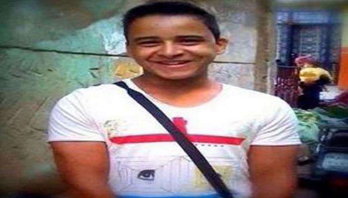 “حرية الفكر” تطالب بالإفراج الوجوبي عن معتقل الـ”تي شيرت”