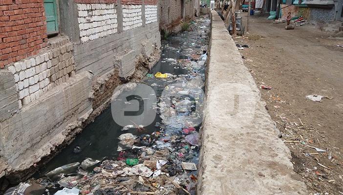 بالصور.. تفاقم أزمات الترع والمصارف يهدد حياة المواطنين بالفيوم