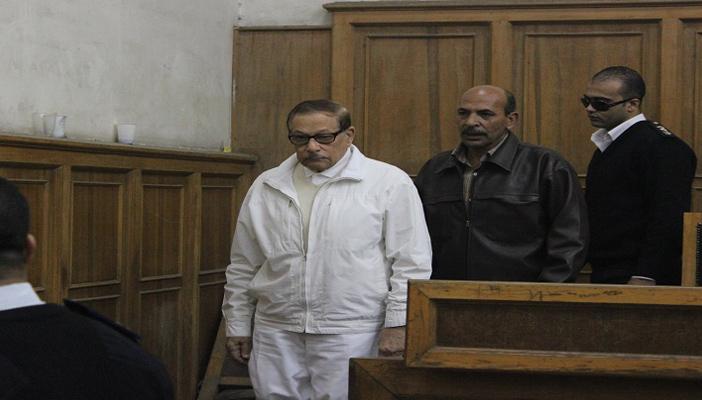 دفاع صفوت الشريف: موكلي يختم القرآن أسبوعيًا وتبرع براتبه وخدم الوطن