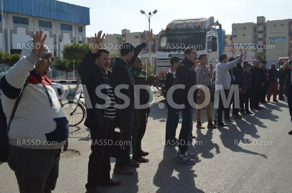 سلسلة بشرية ببورسعيد تنديدا بجرائم الانقلاب