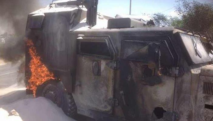 مقتل 3 جنود وإصابة 4 آخرين في استهداف مدرعة لقوات الشرطة شمال سيناء