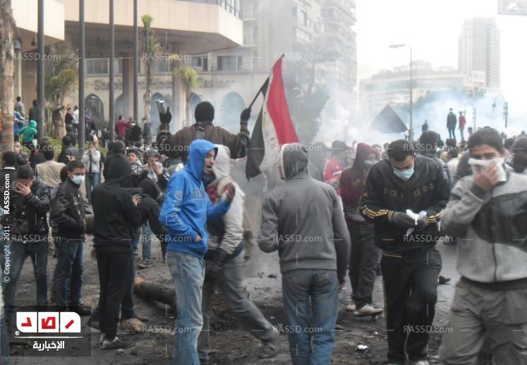 تجدد الاشتباكات بين “الأمن” والمتظاهرين بـ”قصر النيل”