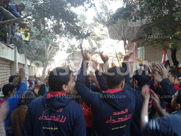 وقفة بقرية الخضارية للمطالبة بالإفراج عن طالبة معتقلة