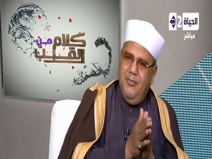 بالفيديو.. داعية إسلامي: قراءة القرآن على القبر بعد الدفن تعذب المتوفي