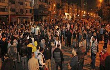 الفيس بوك : المصريون يحتفلون  بموسم حظر التجول في الميادين