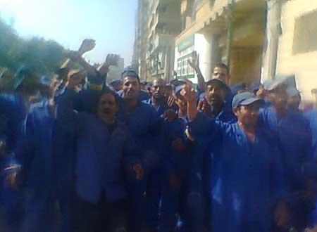 إضراب لعمال نظافة المحلة للمطالبة بالتثبيت ورفع الأجور