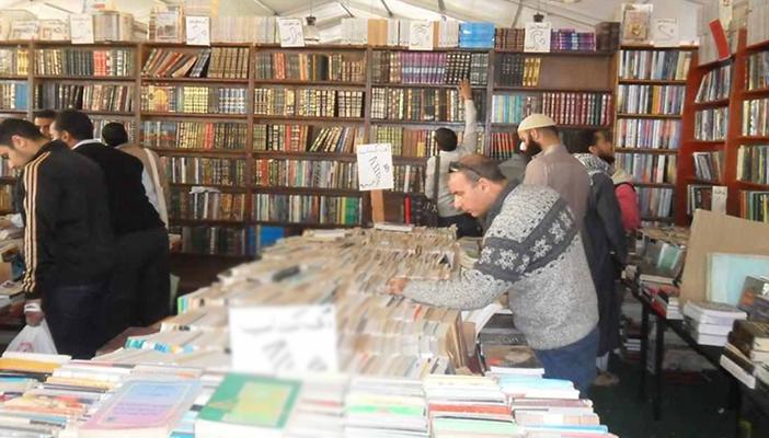 عناوين” الهجوم علي الإخوان” تحتل أرفف معرض الكتاب بالقاهرة