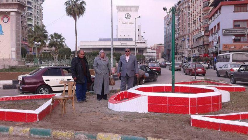 عملية تجميل ميدان بالمنصورة تثير السخرية.. ونشطاء: تحول إلى مرحاض