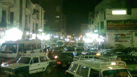 سائقى التاكسى بأسيوط يتجمهرون بسبب مزاحمة ” الملاكى” فى اكل عيشهم