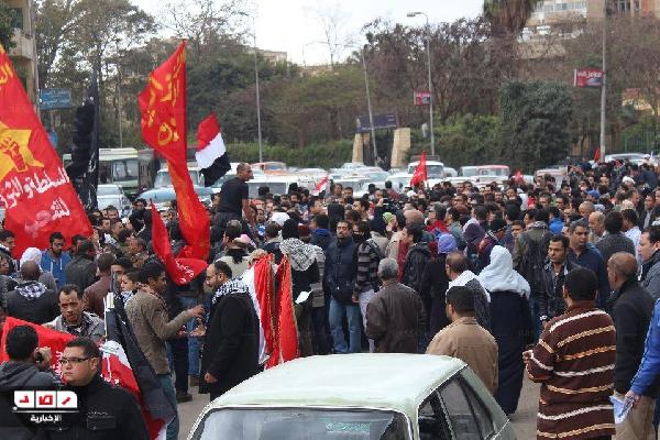 “البلاك بلوك” تمنع الصحفيين من تصويرهم بمسيرة”العباسية”