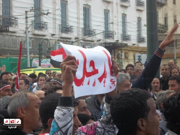 الآلاف في الإسكندرية يطالبون بإسقاط النظام