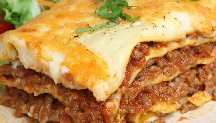 طبق اليوم.. “لازانيا باللحم والمشروم”