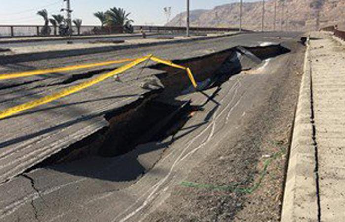 انهيار كوبري الجامعة الجديد بسوهاج بعد تشغيله بـ7 أشهر