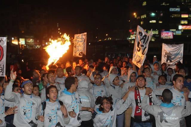 مسيرة ليلية بالشماريخ لألتراس نهضاوي بشبرا