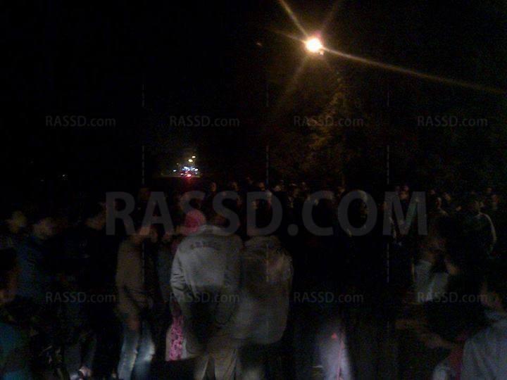 عشرات المواطنين يقطعون الطريق  لاختفاء طالبتين بالقليوبية