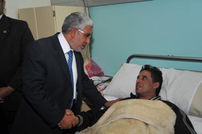 وزير النقل يزور مصابي شركة المترو بالقصر العينى