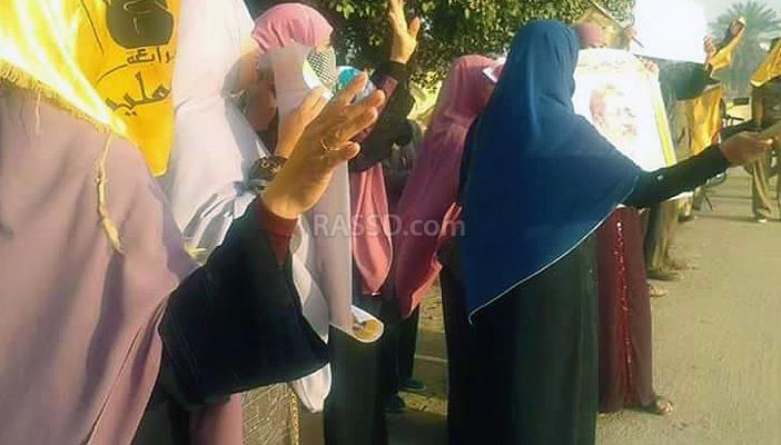 سلسلة بشرية بالنوبارية للتنديد بأحكام القضاء