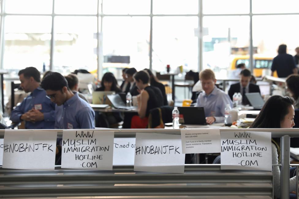 غربيون يحتجون لأجلنا.. وصمتٌ في ديارنا!! – ياسر الزعاترة