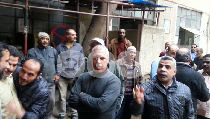 بالصور.. إضراب عمال “سجاد دمنهور”.. ومسؤول لـ”رصد”: مطالبنا أولاً