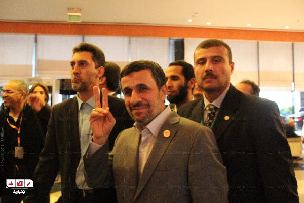 القمة الإسلامية..نجاد “المبتسم” وأبو مازن”الصديق الوفي” و جول “الرحيم”