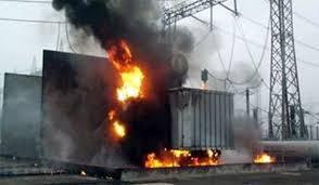 انقطاع الكهرباء عن مناطق بدمياط بعد احتراق محولين