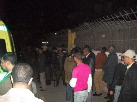 العثور علي جثة شاب معلق بسور أرض الملاعب المواجه لـ” محافظة أسيوط”