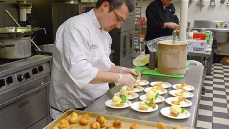 مطعم أمريكي يعترض على قرار ترامب بطريقته الخاصة