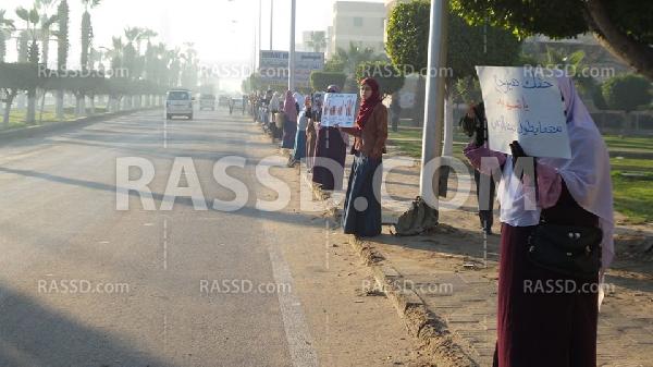سلسة بشرية صباحية رافضة للانقلاب العسكري ببرج العرب